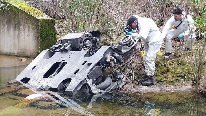 Telediario 2 - El 'bogie' hallado en un arroyo pertenece al coche 8 del tren Iryo accidentado