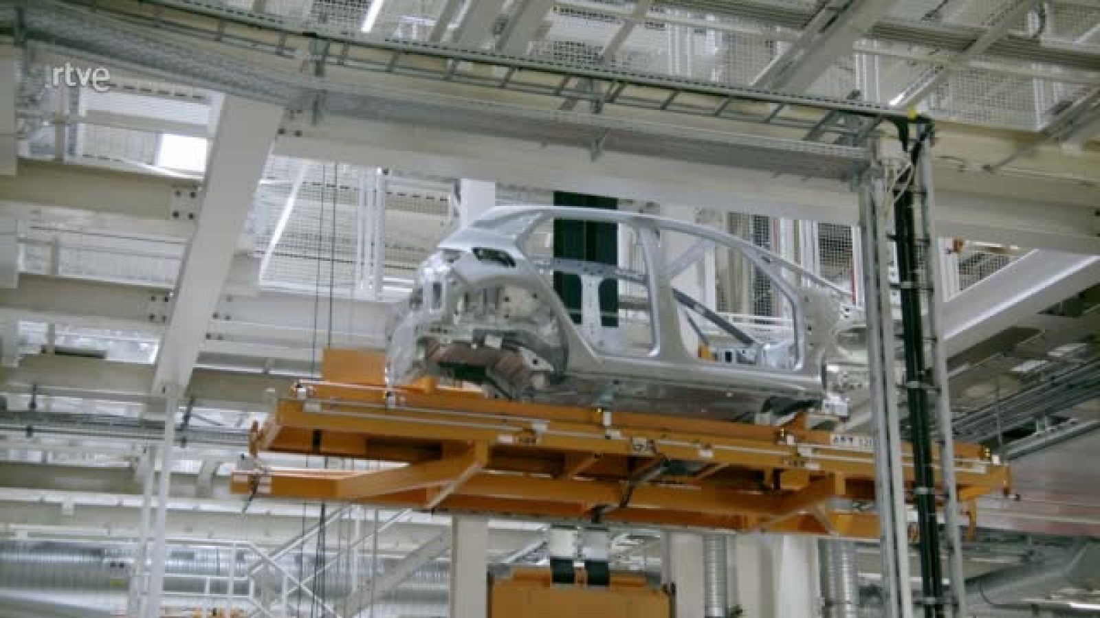 Chips y cobalto: la nueva guerra por los recursos | La 2 RTVE - La noche temática | Ver tráiler