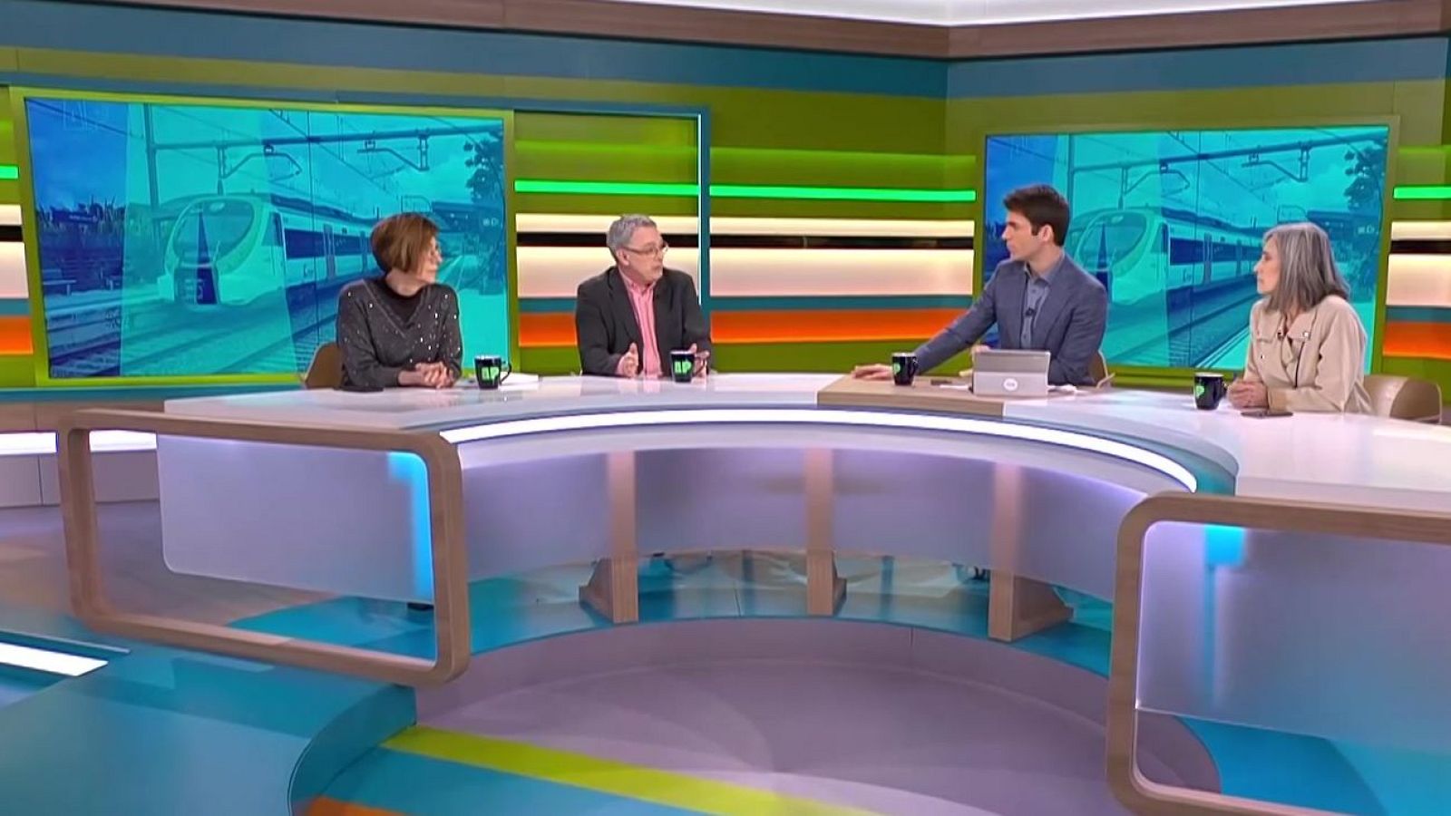 Trens aturats, caos a l'AP-7 i Argentona - L'Altaveu al pati - L'altaveu al pati | Veure