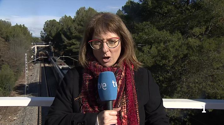 L'Informatiu - Treballs delicats a Gelida per retirar els vagons del tren sinistrat