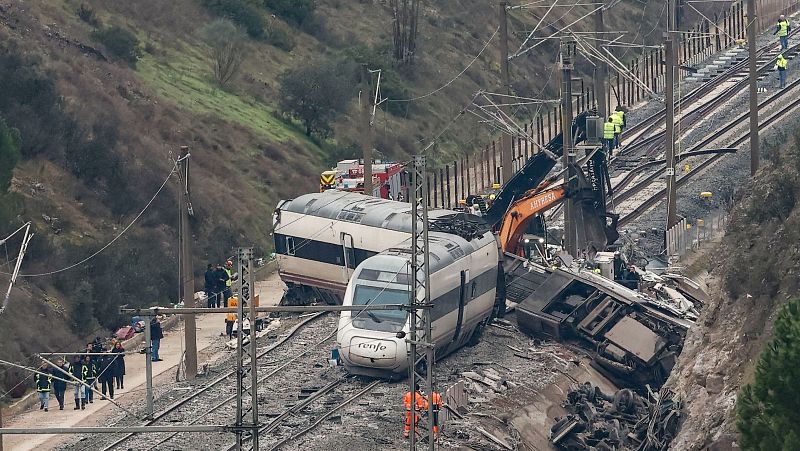 Accidente de tren en Adamuz: cuarto día de investigación en las vías y en los alrededores - Telediario 1 | Ver