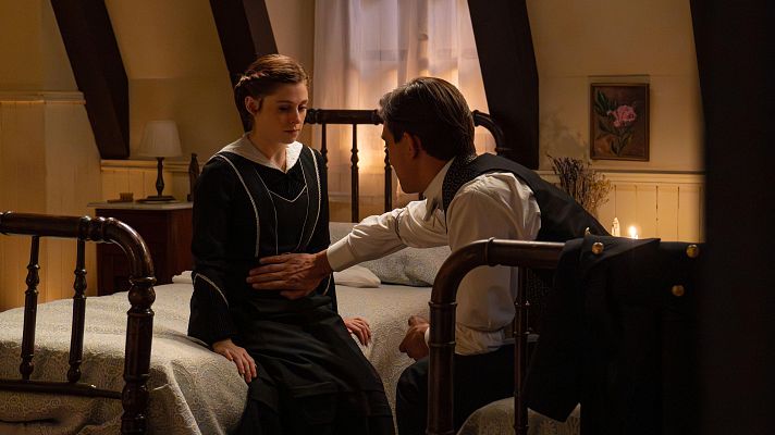 La promesa - La Promesa: María Fernández y Carlo deciden velar por su bebé