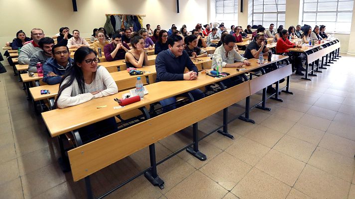 Telediario 1 - 17.000 médicos se presentan al examen MIR, con poco más de 9.000 plazas en juego