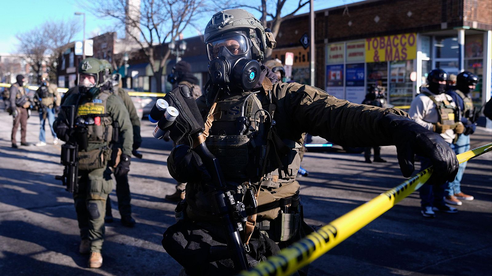 Agentes del ICE matan a un hombre en Mineápolis | Ver