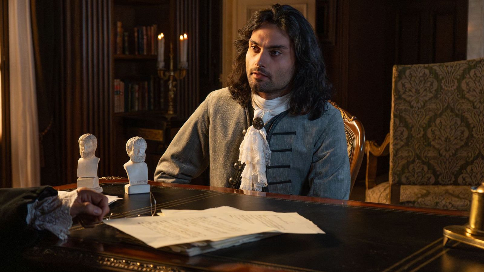 {lastMultimedia.title}}