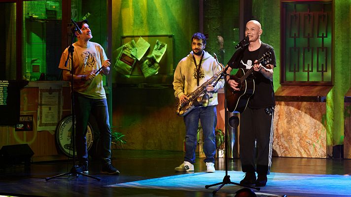 La Revuelta | Celtas Cortos y Sergio Bezos - \"20 de abril\" - La Revuelta | Ver