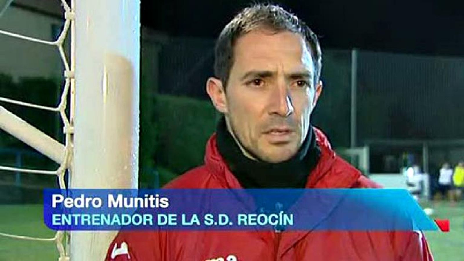 Pedro Munitis colgó las botas el año pasado pero no ha podido desconectar mucho ya que las ganas le han superado. El cántabro es el entrenador del CD Reocín, equipo de fútbol femenino al que Munitis entrena de manera altruista.