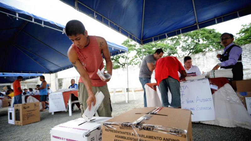 Ecuador celebra mañana sus elecciones dónde Rafael Correa parece que será reelegido