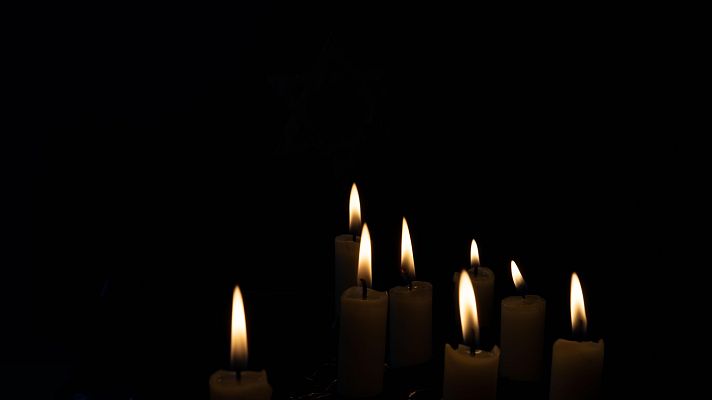 Alertan de que imágenes del Holocausto generadas por IA fomentan el negacionismo | Ver