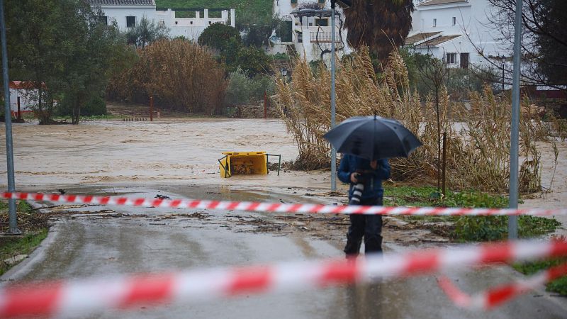 Temporal en Ronda: 20 evacuados y 300 vecinos incomunicados | Ver