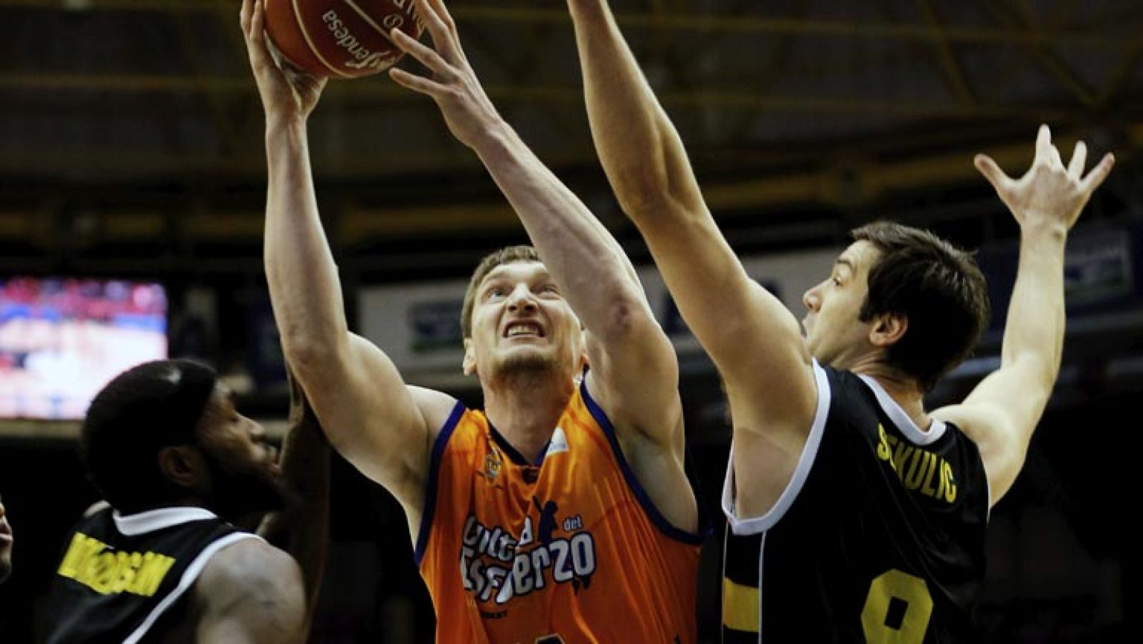 Valencia Basket 105-85 CB Canarias