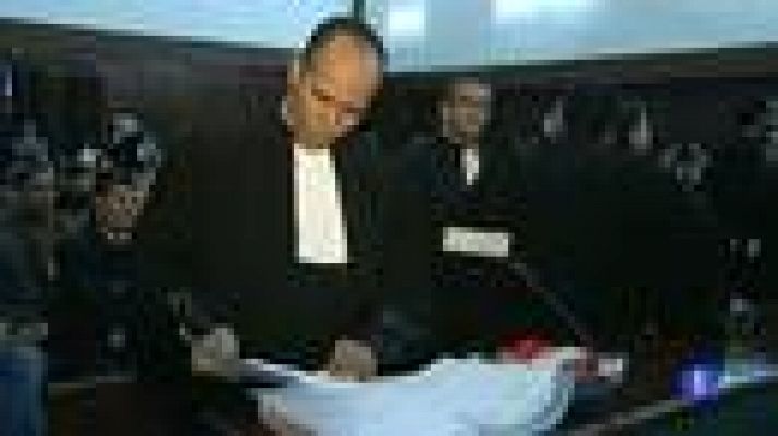 Telediario 1 - Duras condenas para los saharauis detenidos en Gdaim Izik