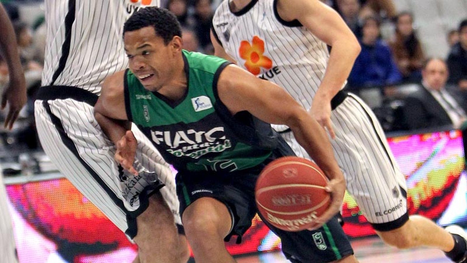 El desacierto del FIATC Joventut en los triples fue determinante en el triunfo del Uxue Bilbao Basket, que suma su triunfo número 150 en ACB.