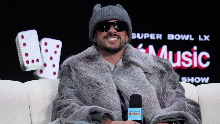 Bad Bunny, primera actuación íntegra en español de la Super Bowl - Fin de semana 24h | Ver