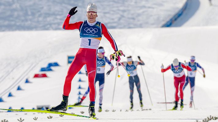 Klaebo suma suma su primer oro en los Juegos de Invierno - Esquí de Fondo JJOO Milano Cortina 2026 | Ver