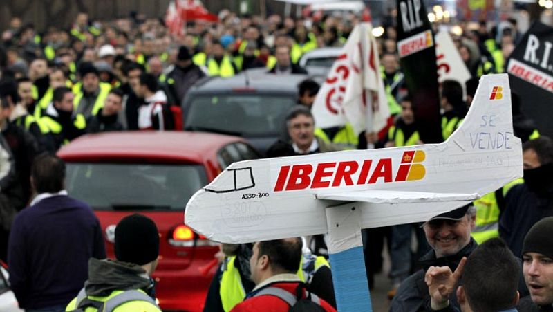 Concentración de protesta en la T4 de Barajas contra el ERE en Iberia