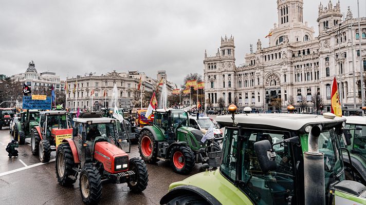 Miles de agricultores protestan en Madrid contra los recortes de la PAC y el acuerdo con el Mercosur | Ver
