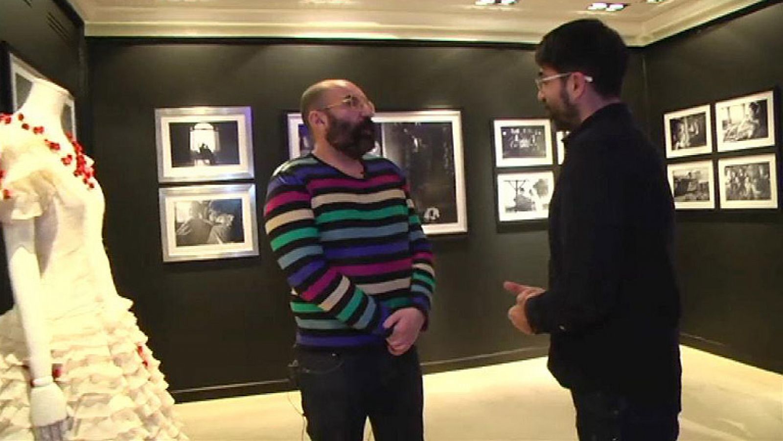 Telediario 1: Entrevista con Paco Delgado, nominado al Goya por el vestuario de "Blancanieves" | RTVE Play