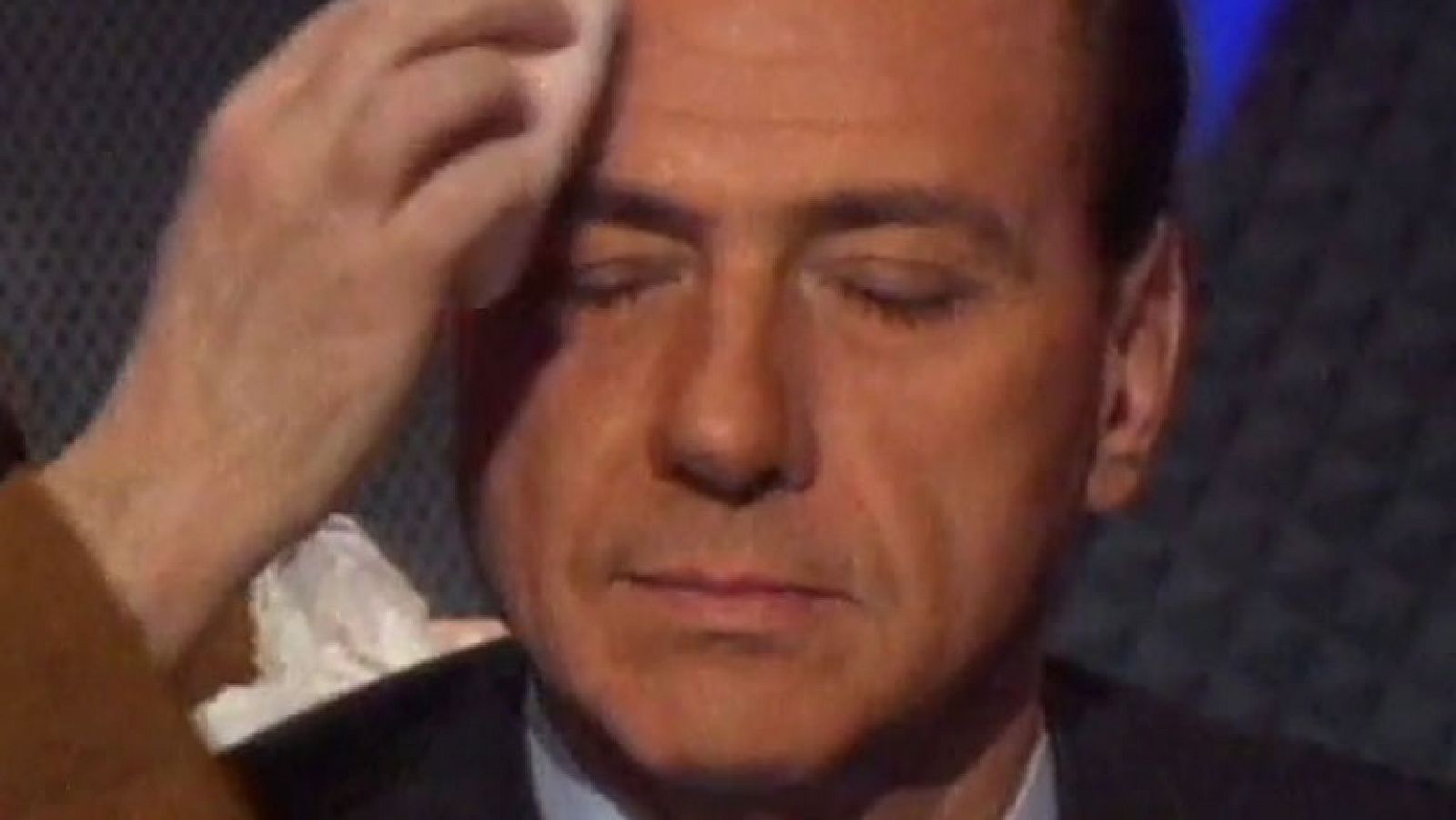 Berlusconi acosado