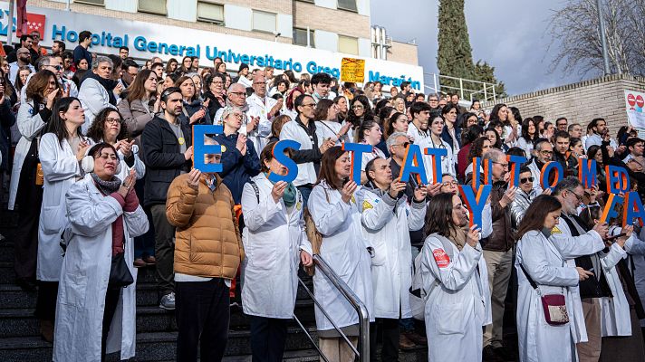 Los médicos inician una semana de huelga para pedir un estatuto propio - Telediario 1 | Ver