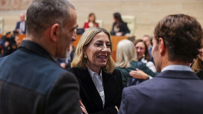 PP y Vox votarán este martes juntos en el Congreso para prohibir el burka y el niqab en espacios públicos. La crónica politica gira este en torno a las declaraciones de María Guardiola en las que asume que su modelo de feminismo es el mismo que el de Vox.