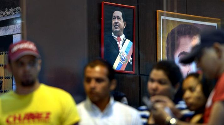 Telediario 1 - Chávez sigue en el hospital