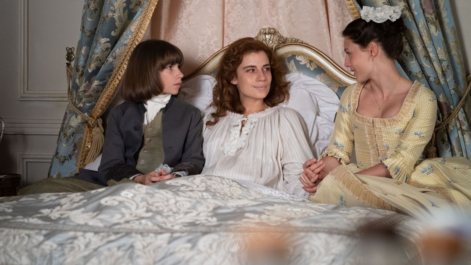 {lastMultimedia.title}}