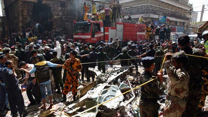 Telediario 1 - Accidente aéreo en Yemen