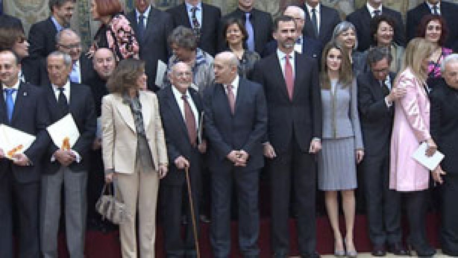 Telediario 1: Los príncipes de Asturias entregan los Premios Nacionales de Cultura 2011 y 2012 | RTVE Play