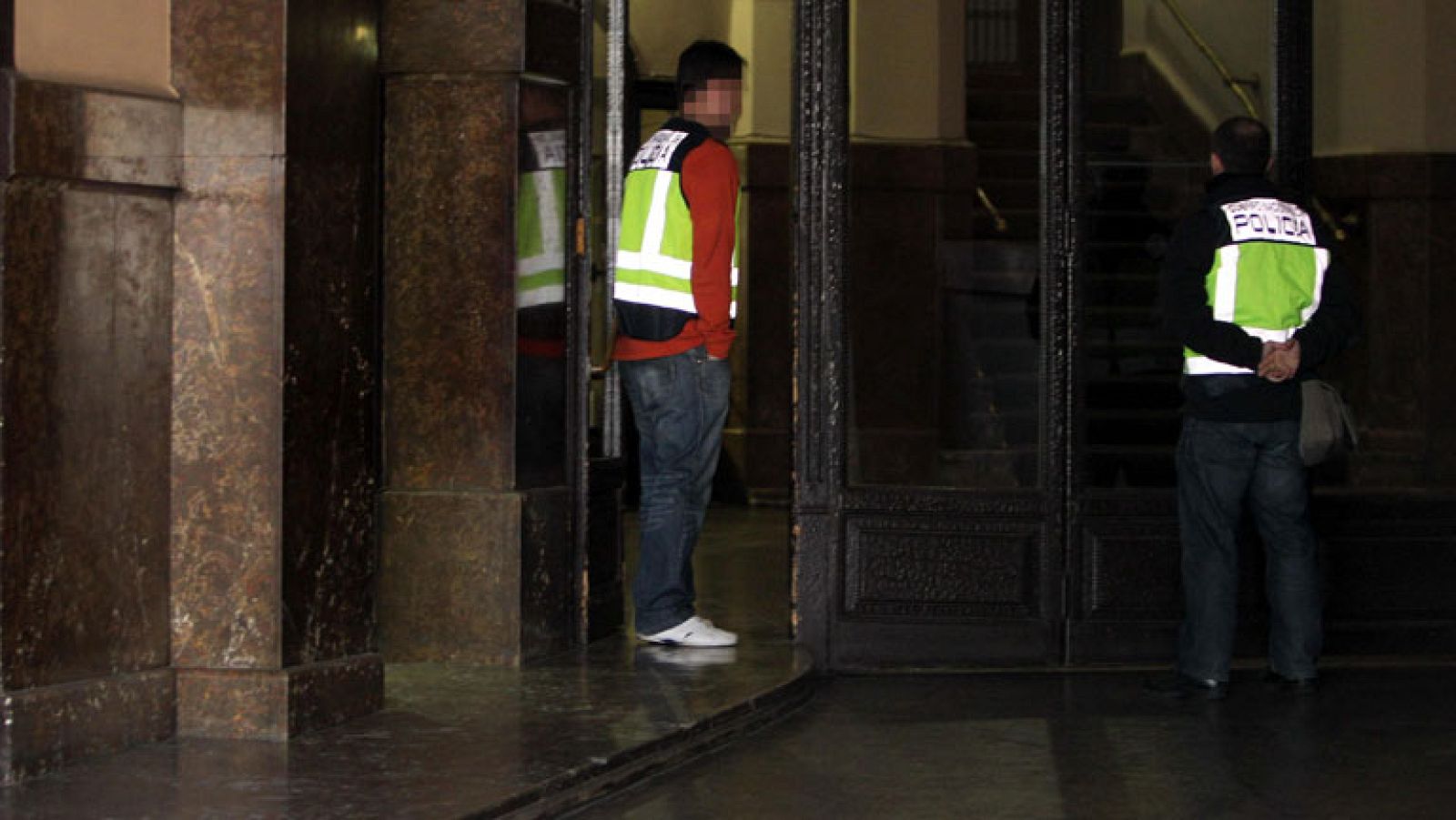 Registro policial en la sucursal Método 3 en Barcelona