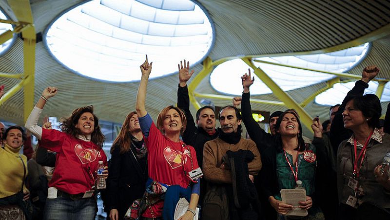 Iberia se reúne con el comité de huelga en la tercera jornada de paros
