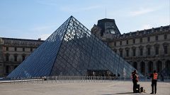 Dimite la presidenta del Museo del Louvre cuatro meses después del robo de joyas