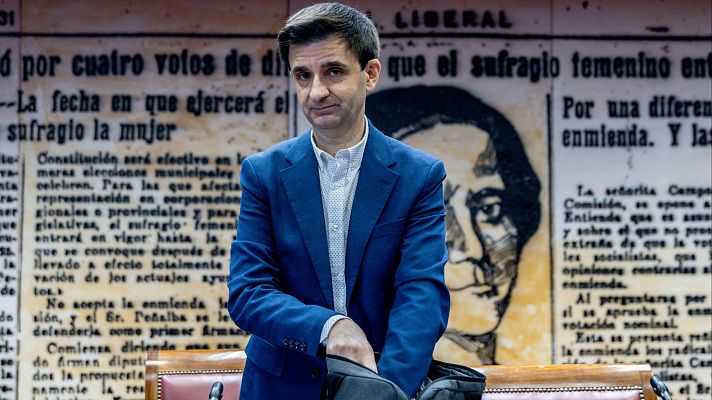 Vox amenaza con echar a patadas al presidentre de RTVE - Telediario 2 | Ver