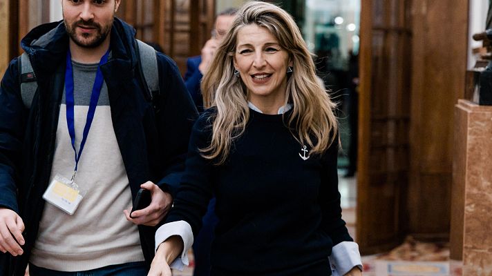 Yolanda Díaz da un paso al lado y renuncia a ser candidata en la generales - La hora de La 1 | Ver