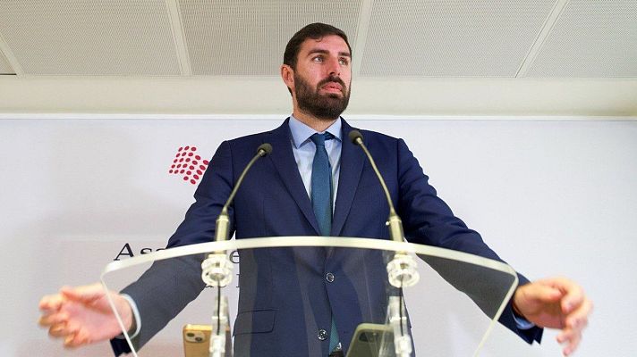 Dimite en bloque la dirección de Vox en Murcia - Telediario Matinal | Ver