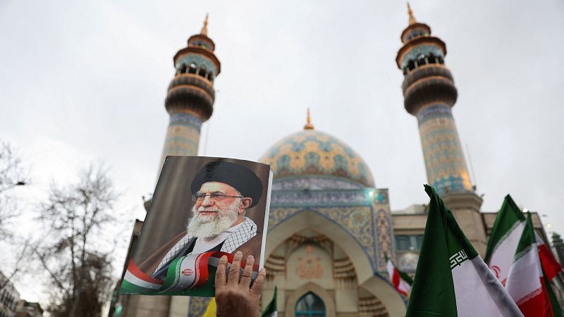 EE.UU. e Israel atacan Irán en plenas negociaciones con Washington | Ver