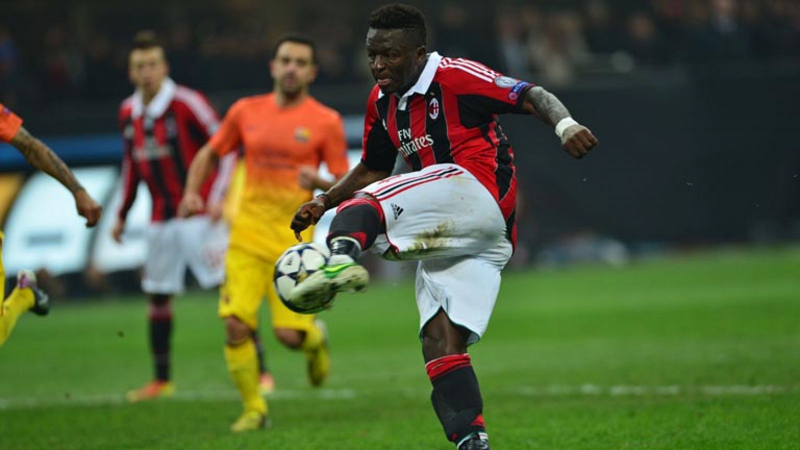 Muntari le hace el segundo al Barça (2-0) | Ver