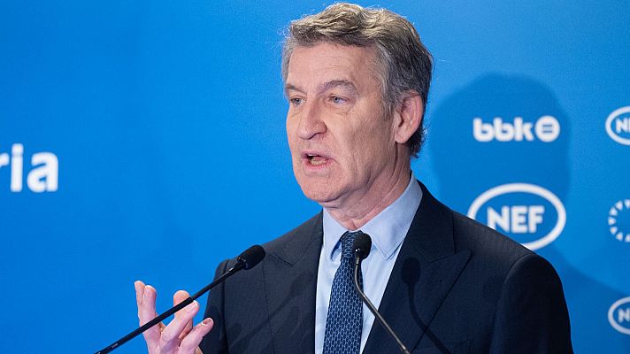 En España, todos los socios del Gobierno han cerrado filas con el jefe del Ejecutivo, Pedro Sánchez, frente a las amenazas de Donald Trump. Muy distinta es la postura del PP. Su líder, Alberto Núñez Feijóo, ha acusado a Sánchez de poner en riesgo la seguridad de nuestro país por intereses electorales. Vox, por su parte, acusa al presidente del Gobierno de falso pacifista.