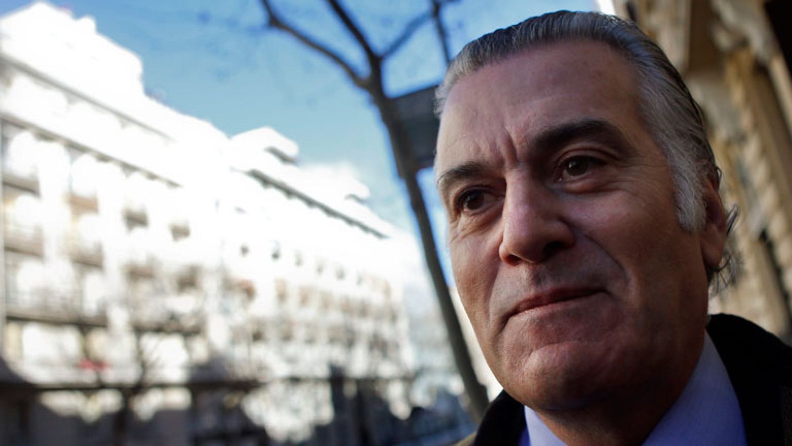 Los dos extesoreros del PP, Luis Bárcenas y Álvaro Lapuerta, acudieron el pasado 14 de diciembre de 2012 para dejar constancia en un acta notarial de que ambos eran los responsables de controlar la cuenta de donativos del PP entre los años 1994 y 2009, según el informe que la Unidad de Delitos Económicos y Fiscales (UDEF) de la Policía Nacional ha remitido al juez del caso Gürtel, al que ha tenido acceso TVE.En concreto, el documento policial señala que "figuran con detalle" los nombres de los donantes y los perceptores de fondos. En dicha cuenta se reflejan "exclusivamente" los ingresos obtenidos a través de los donativos y su correspondiente aplicación en gastos.