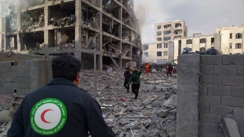 Trump vaticina el fin del conflicto, pero los bombardeos siguen en Irán - Telediario 1 | Ver