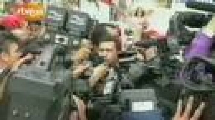  - Chávez sale de la cárcel en 1994 tras ser indultado