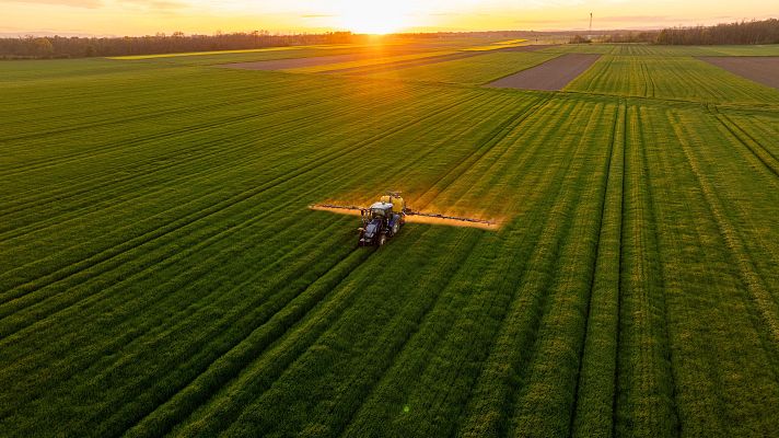 La agricultura y la ganadería españolas, en peligro por el bloqueo del estrecho de Ormuz - Telediario 2 | Ver