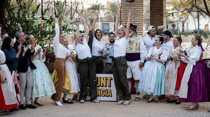 La Terremoto sorprende con homenaje valenciano - Decomasters | Ver