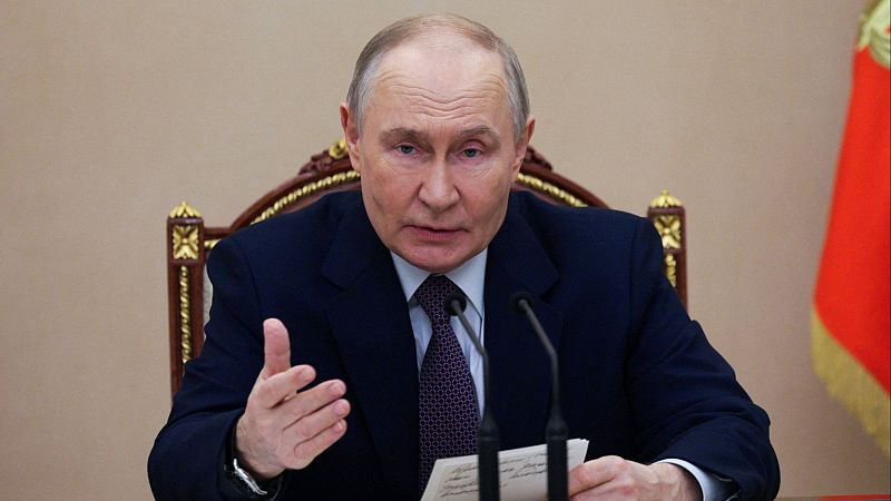 Trump autoriza la compra de petróleo ruso y le da a Putin una victoria | Ver ahora