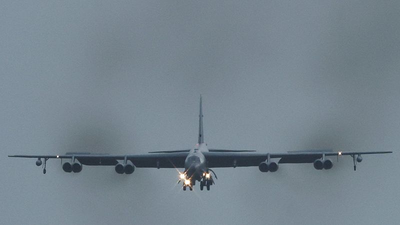 Estados Unidos ataca la isla iraní de Jark | Ver