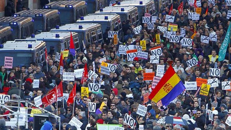 Miles de personas se manifiestan en varias ciudades españolas