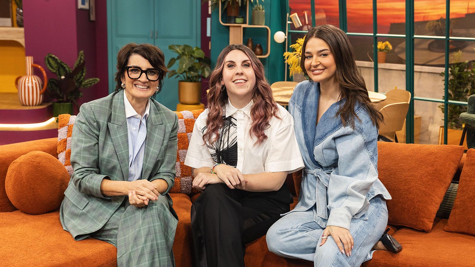 Laura Escanes i Carolina Iglesias - I ara què? - I ara què? | Veure