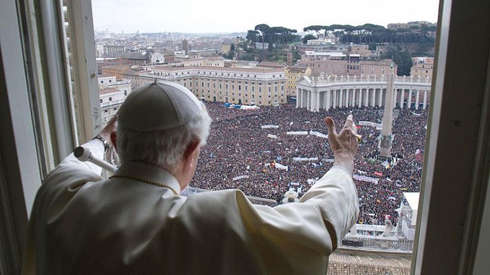 El papa reza su último Ángelus en la Plaza de San Pedro