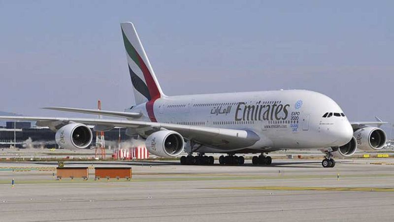 Aterriza en España el avión comercial más grande del mundo 