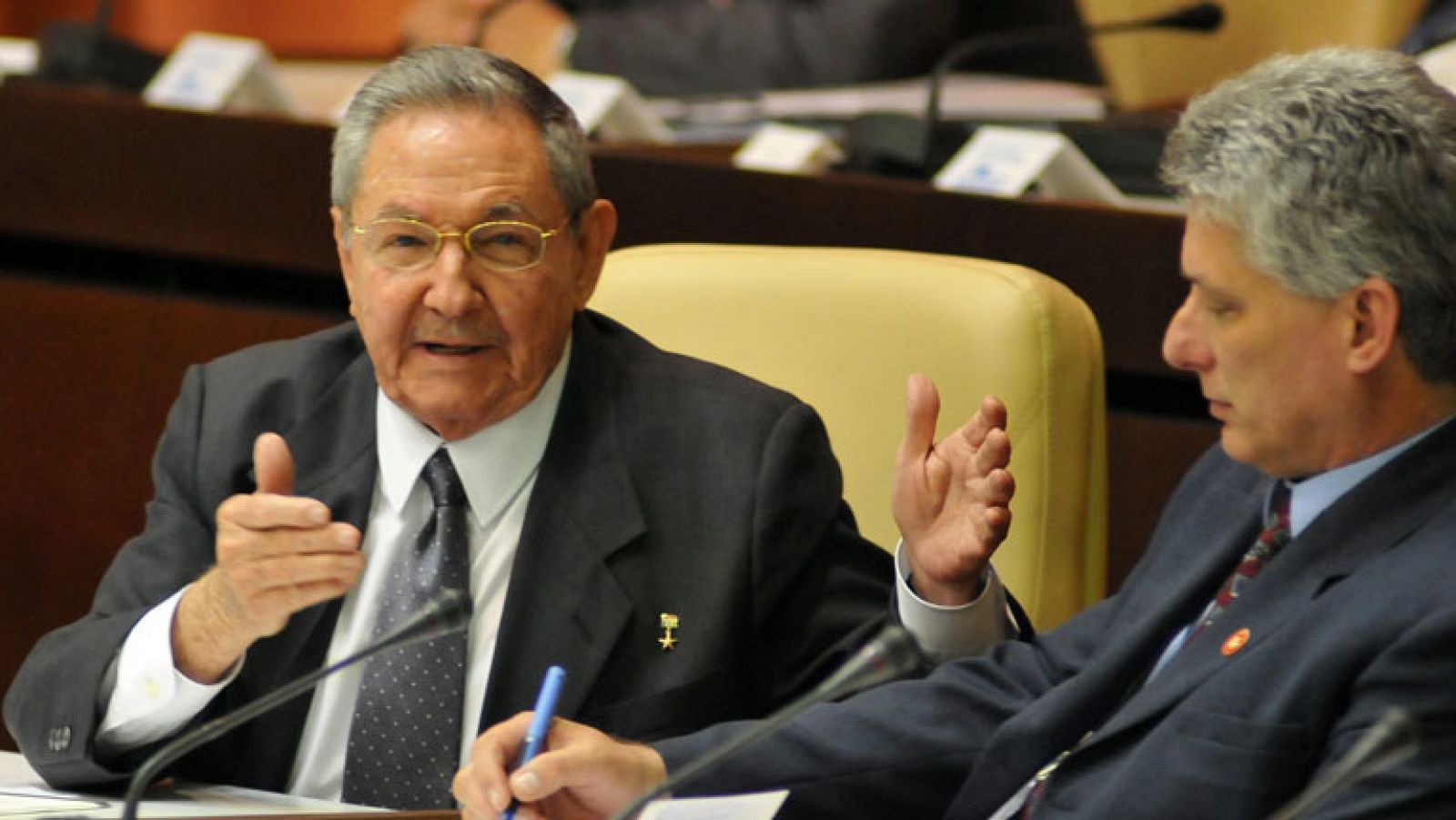 Informativo 24h: Raúl Castro dejará el mando en 2018 | RTVE Play